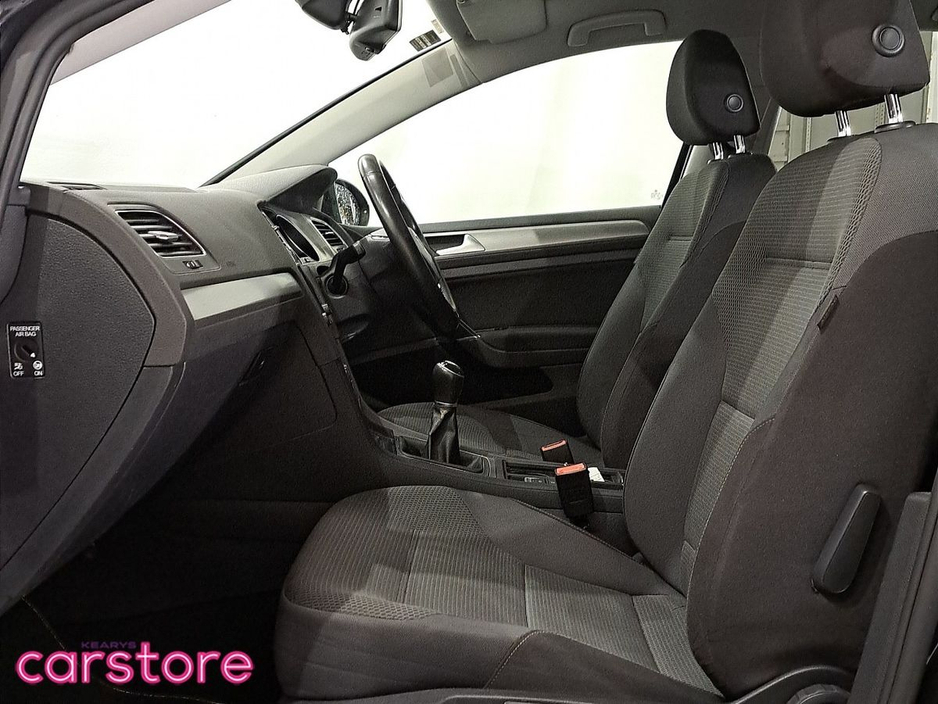 2016 Volkswagen Golf - image 9