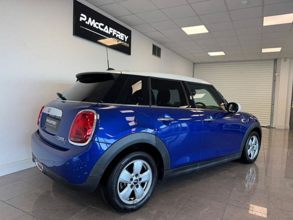 2020 MINI Cooper  €19,995