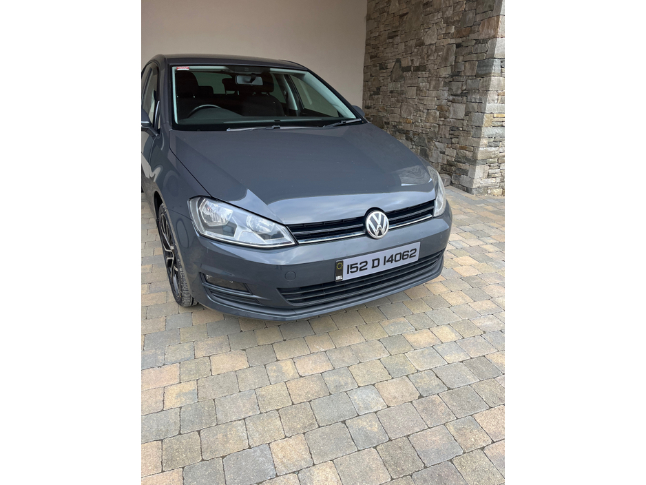 2015 Volkswagen Golf - image 3