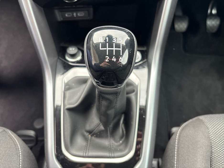 2026 Volkswagen T-Roc - image 10