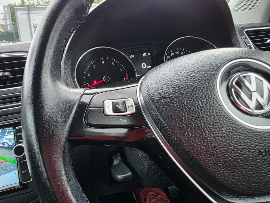 2016 Volkswagen Polo - image 18