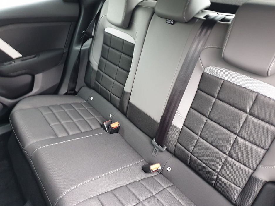 2026 Citroen C4 - image 16