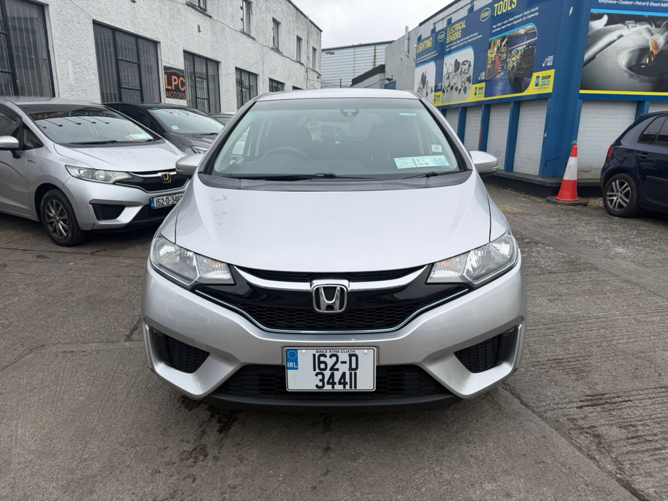 2016 Honda Fit - image 4