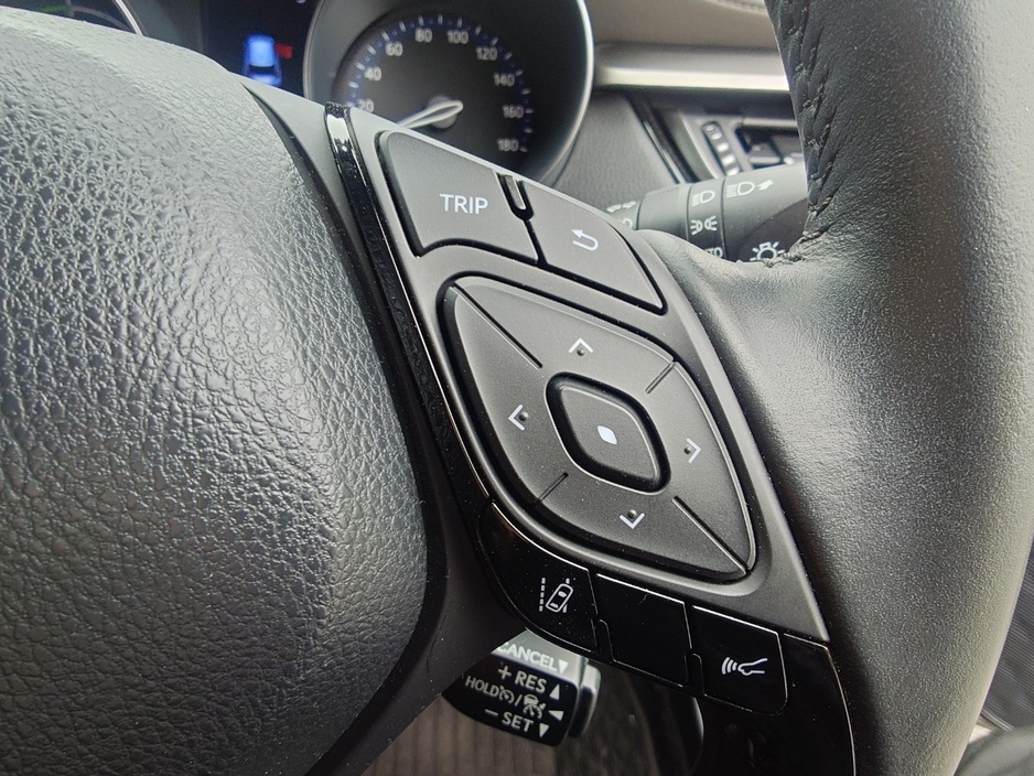 2020 Toyota C-HR - image 12