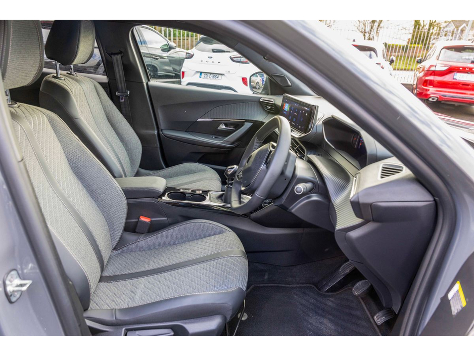 2025 Peugeot 2008 2025 Peugeot 2008 1.2 Puretech 100bhp Allure