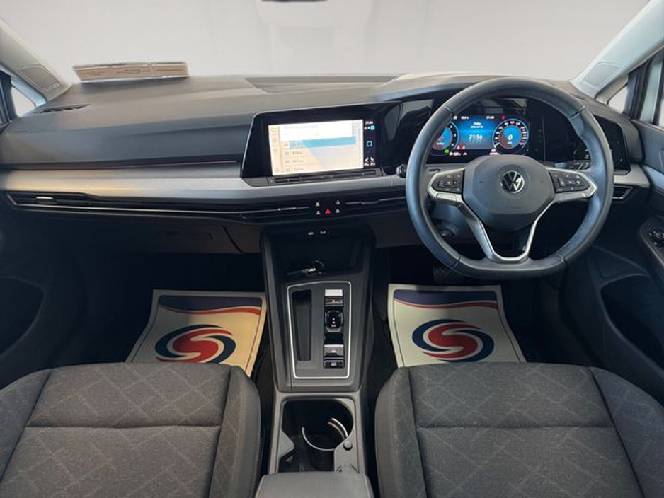 2022 Volkswagen Golf - image 15