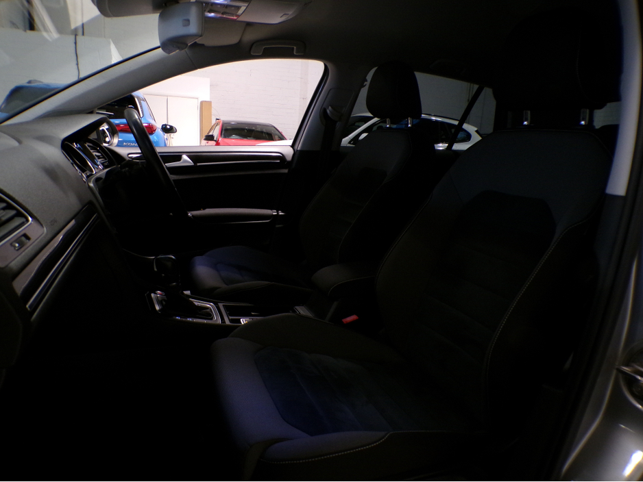 2015 Volkswagen Golf *ONLY 45,000*AUTO*VW GOLF 1.4 TSI HIGH-LINE*COLOUR CAMERA WITH ADAPTIVE CRUISE*UP-GRADED VW ALLOYS*XL MEDIA*HIGH-LINE BODY STYLING*FLAT-BOTTOM SPORT STEERING WHEEL WITH PADDLE SHIFT*RADAR ASSIST**ANTI €14,900