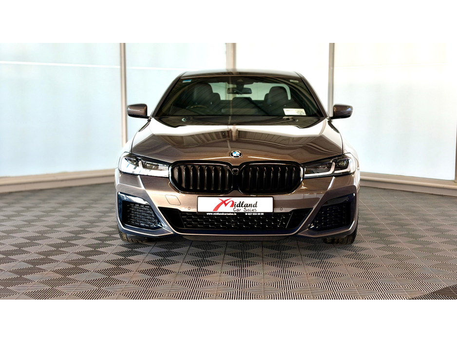 2023 BMW 5 Series - image 19