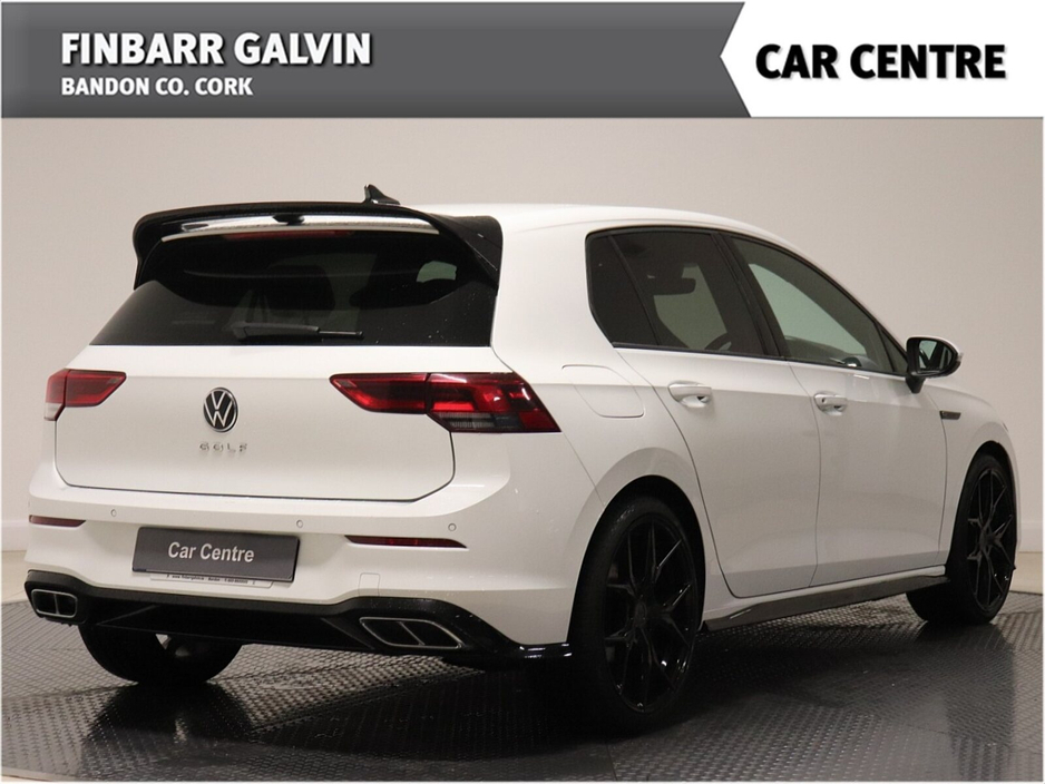 2022 Volkswagen Golf 2.0 TDI 150HP R-Line €32,950