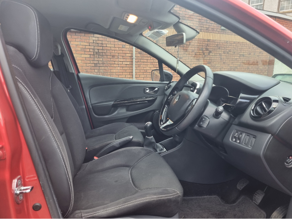 2014 Renault Clio - image 12