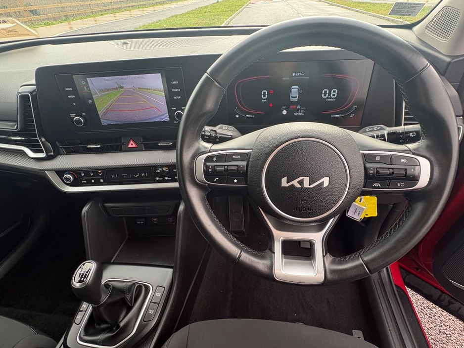 2022 Kia Sportage Premium Spec 1.6d 18inch alloys , *warranty till 2029* Multi-Function Steering Wheel, Climate Control, Lane Departure Warning, Rear Parking Sensors €31,900