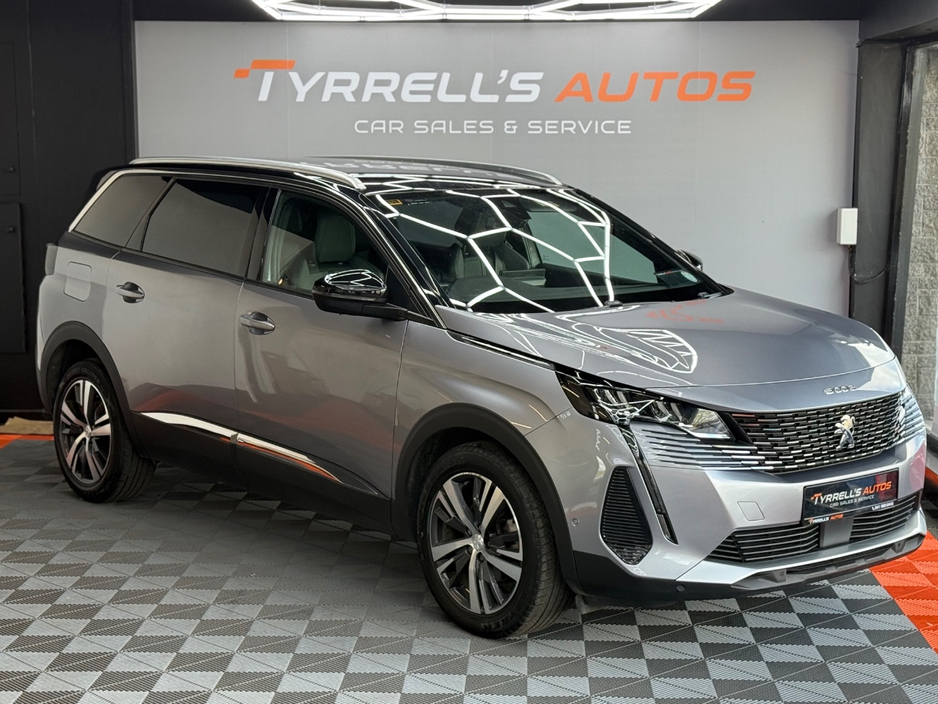 2023 Peugeot 5008 - image 2