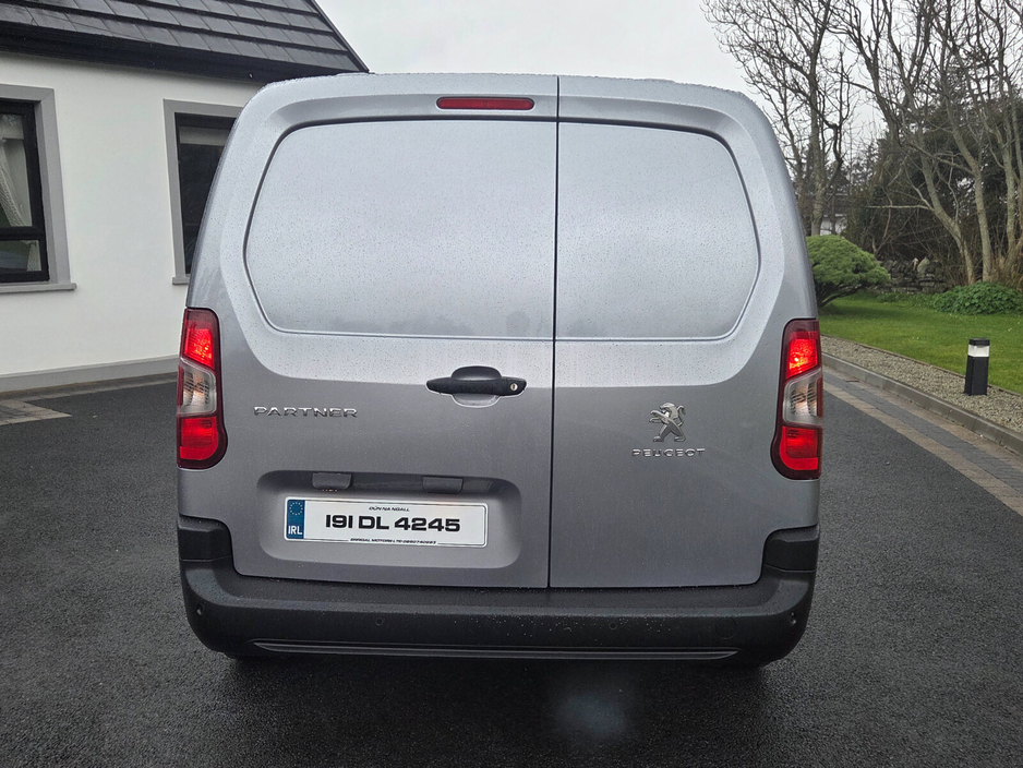 2019 Peugeot Partner - image 6