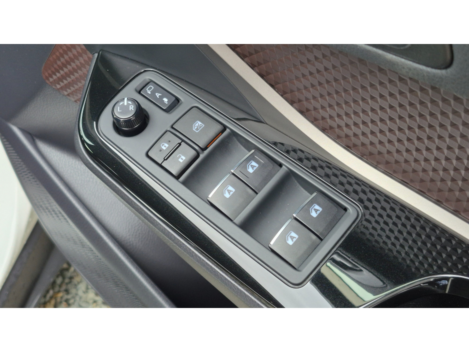 2019 Toyota C-HR - image 28