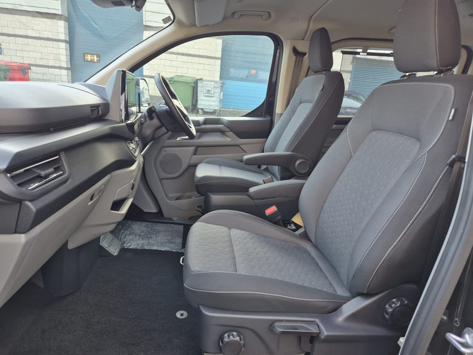 2026 Ford Tourneo Custom - image 18