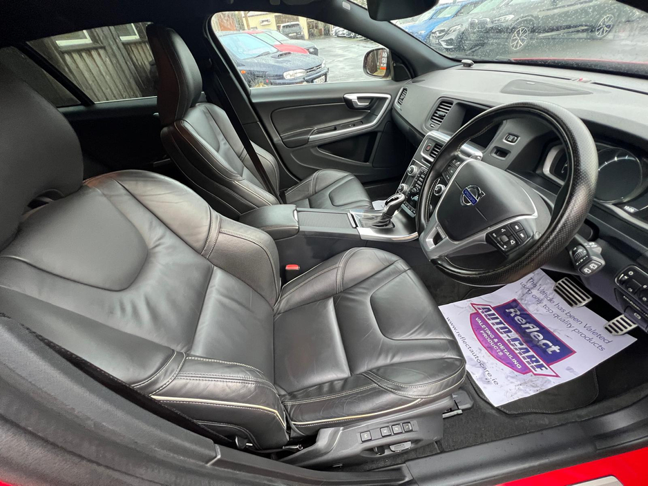 2015 Volvo V60 - image 10