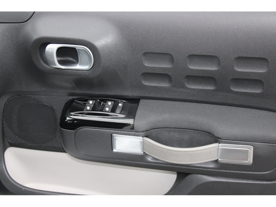 2017 Citroen C3 - image 13