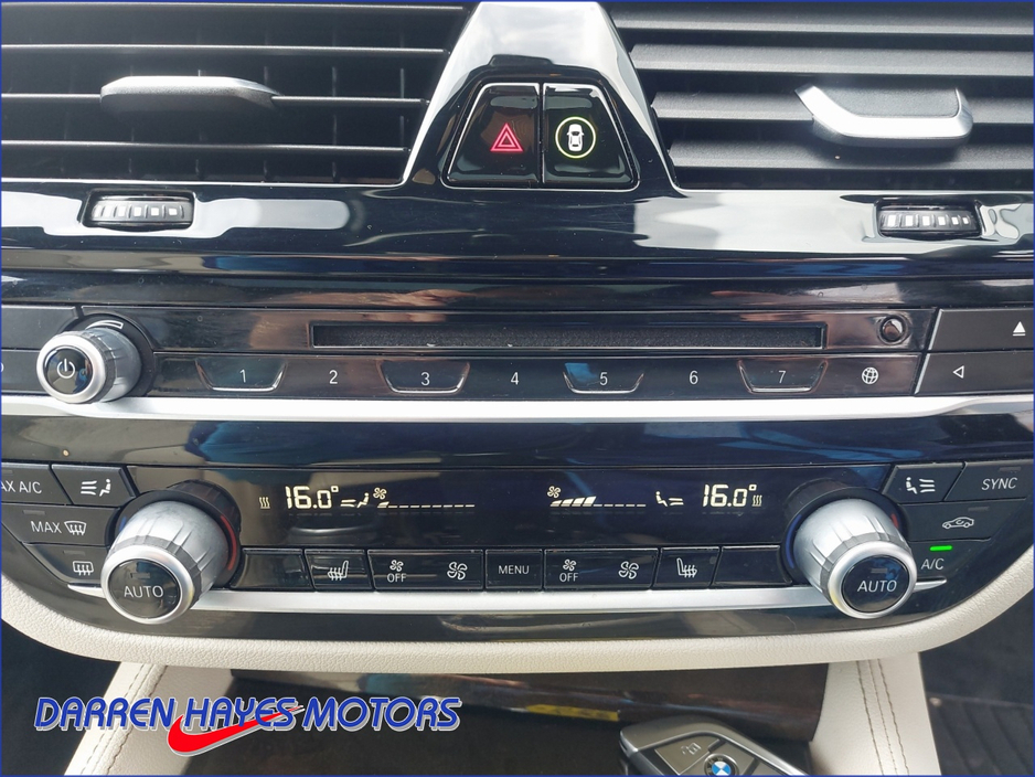 2017 BMW 5 Series - image 17