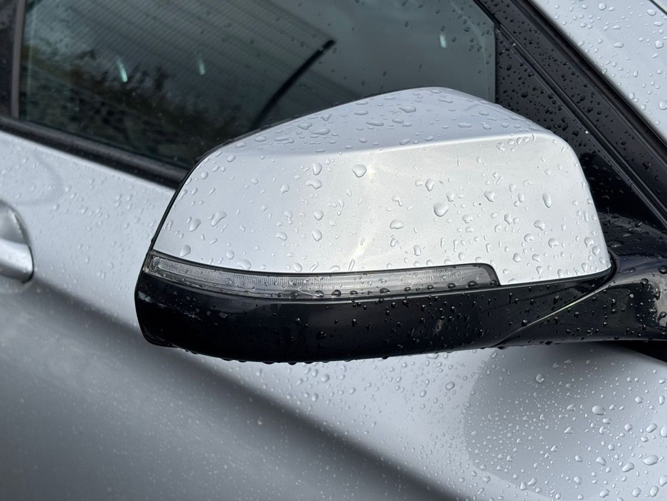 2016 BMW 5 Series - image 17