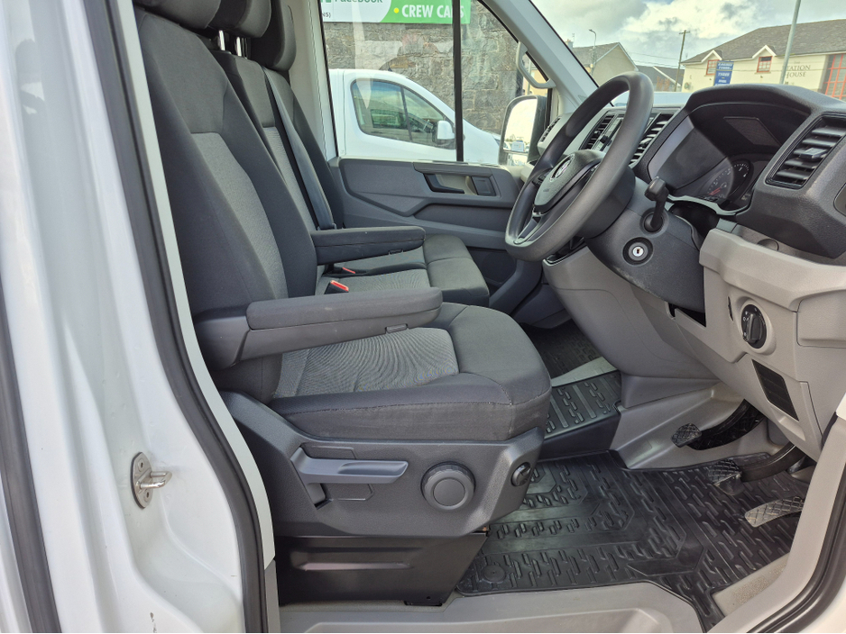 2022 Volkswagen Crafter - image 12