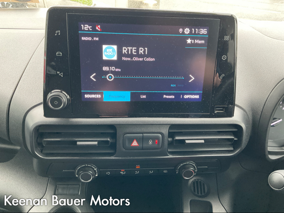 2022 Citroen Berlingo - image 14