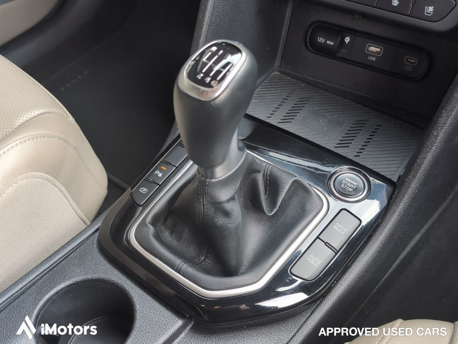 2022 Kia Sportage - image 17