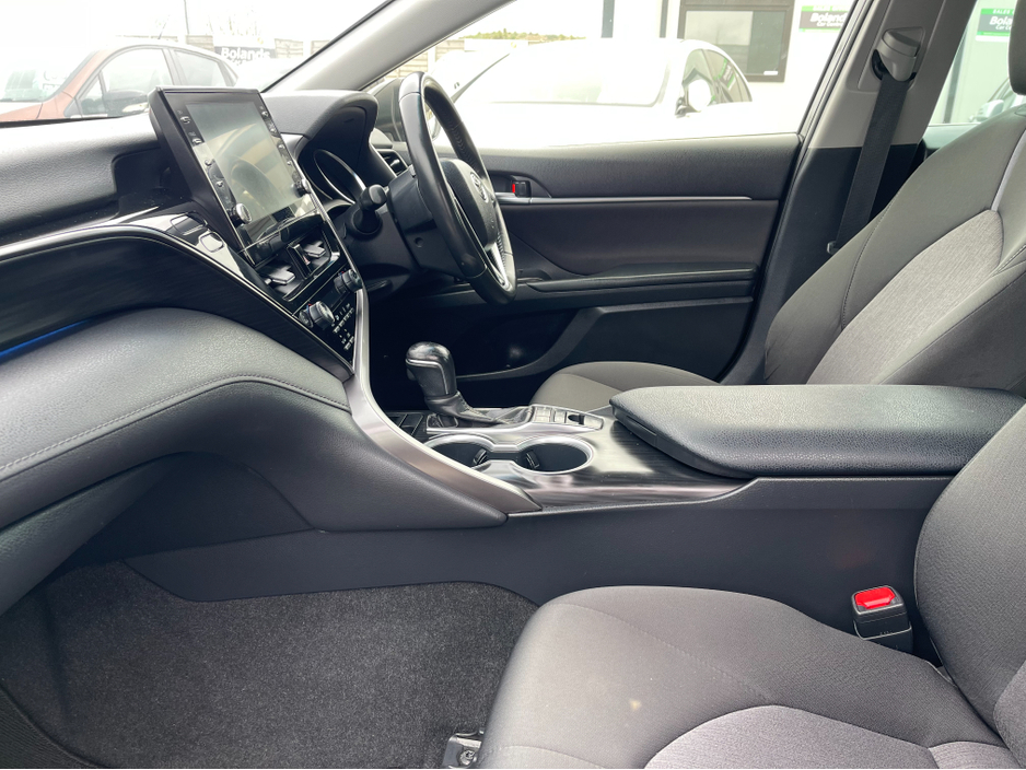 2021 Toyota Camry - image 9