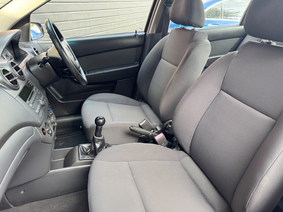 2009 Chevrolet Aveo - image 12