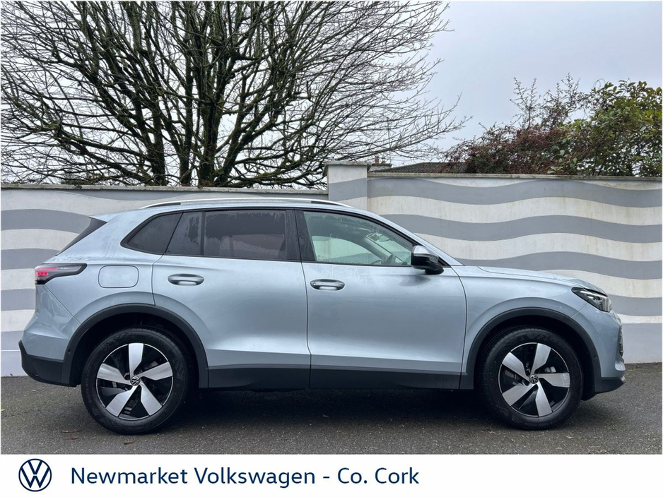 2026 Volkswagen Tiguan - image 4