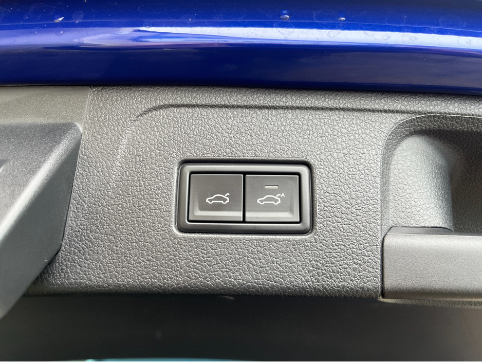 2021 Volkswagen Passat - image 9