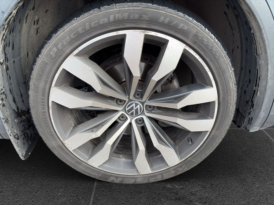 2022 Volkswagen Tiguan Allspace 2.0D AUTO R-LINE "Pan roof above you, DSG doing the work for you — driving doesn’t get easier than this" €44,888