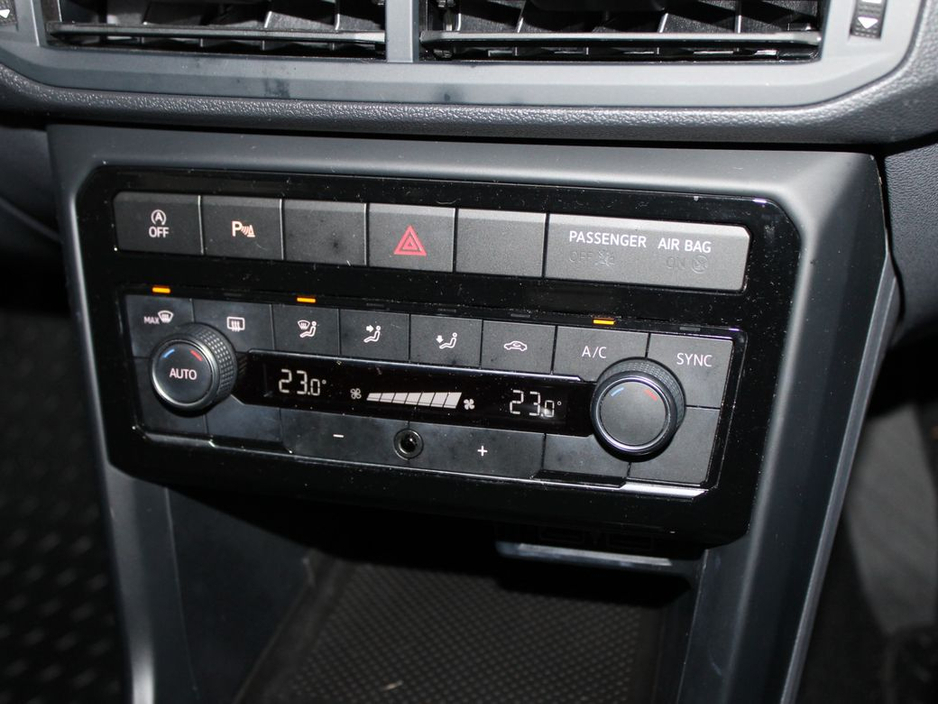 2020 Volkswagen T-Cross Life 1.0 TSI M5F 95HP 5DR €19,999