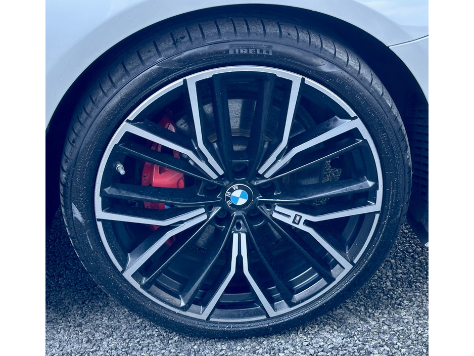 2023 BMW 5 Series - image 5