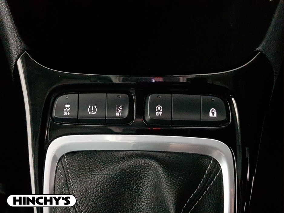 2023 Opel Crossland X - image 25