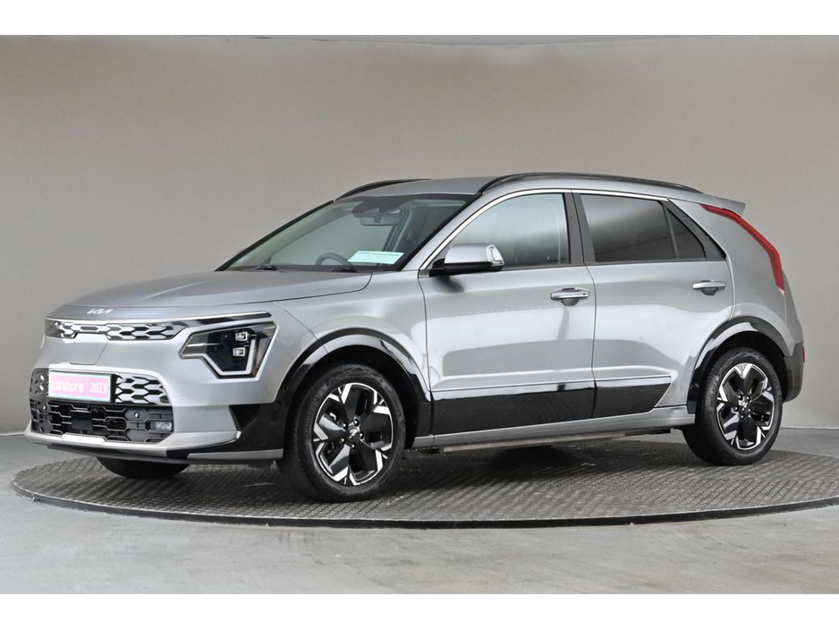 2023 Kia Niro - image 4