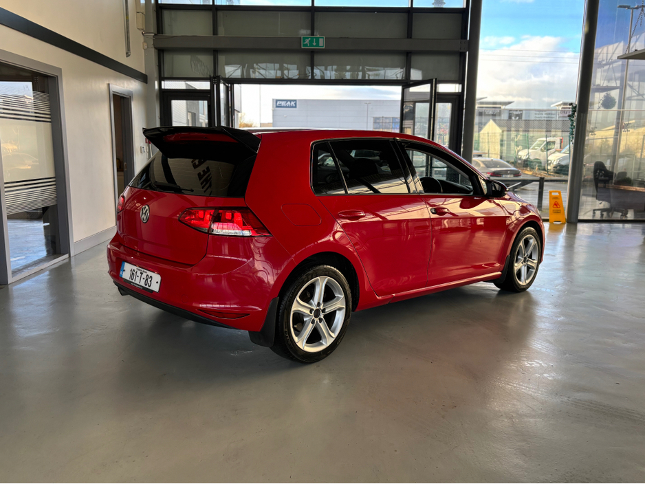2016 Volkswagen Golf - image 5