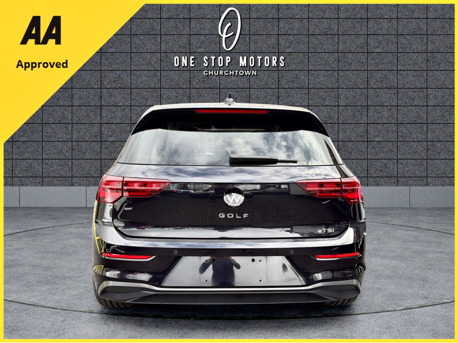 2021 Volkswagen Golf - image 3