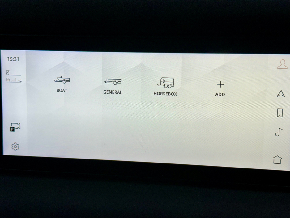2022 Land Rover Defender ++LOW KM++ 3 SEATS / PLUS VAT €53,000