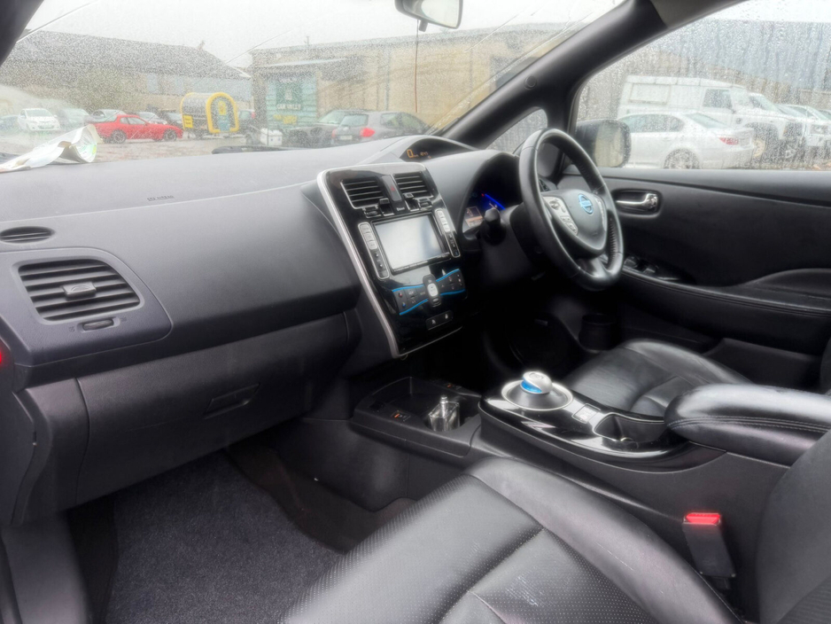 2013 Nissan Leaf - image 15