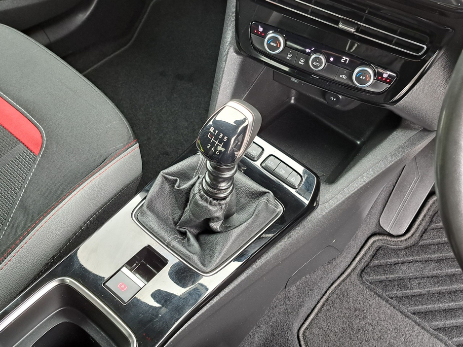 2022 Opel Mokka - image 27