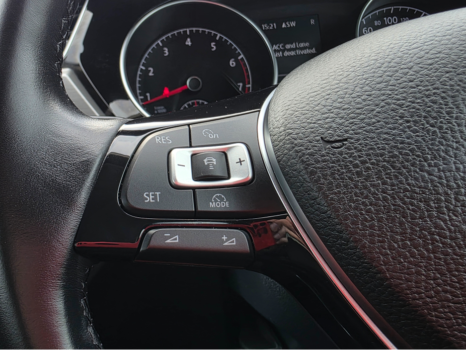 2018 Volkswagen Touran - image 26