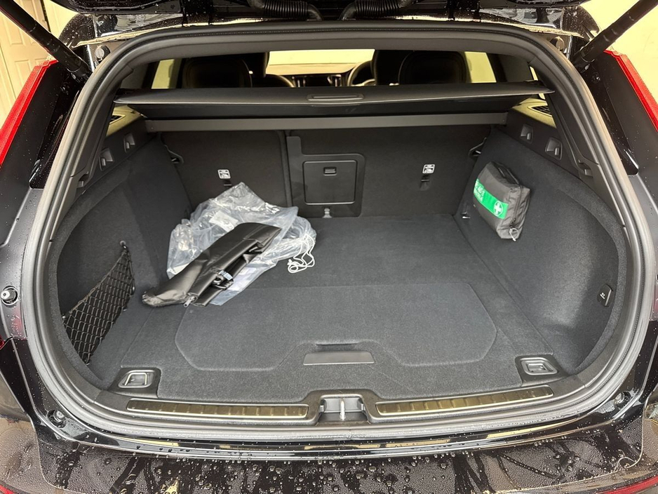 2026 Volvo V60 - image 9