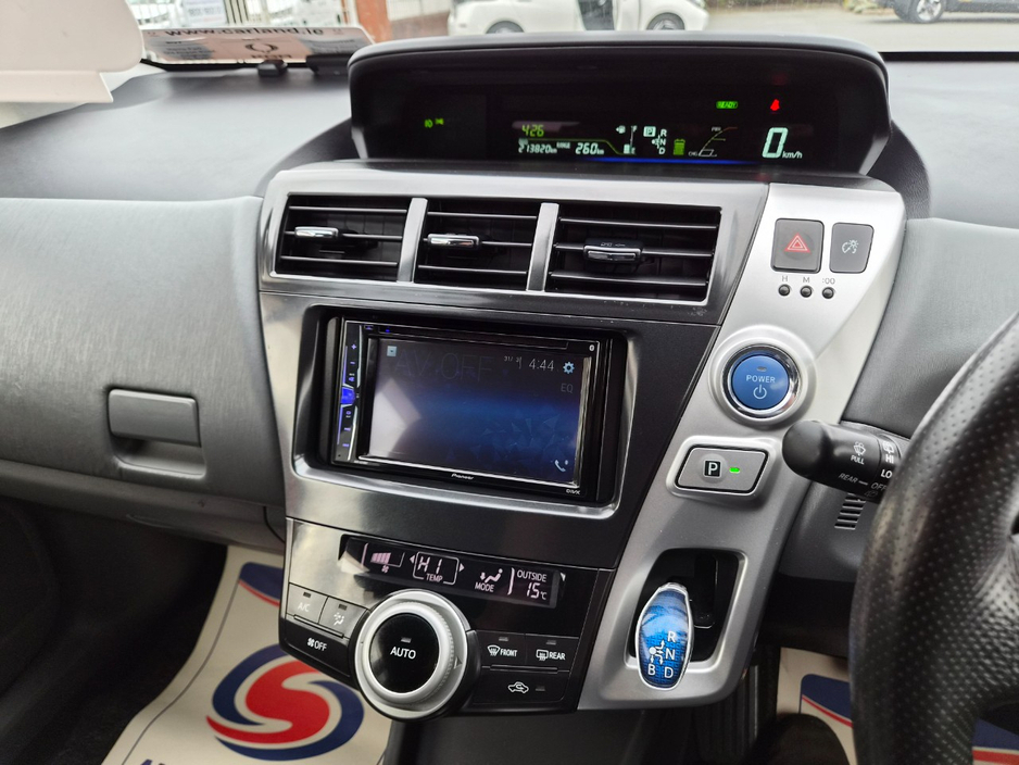 2012 Toyota Prius - image 23