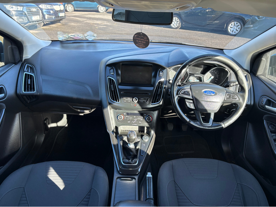 2015 Ford Focus - image 14