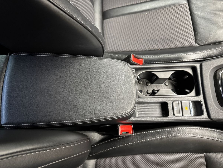 2023 Skoda Octavia - image 15