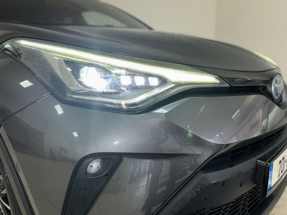 2020 Toyota C-HR - image 10