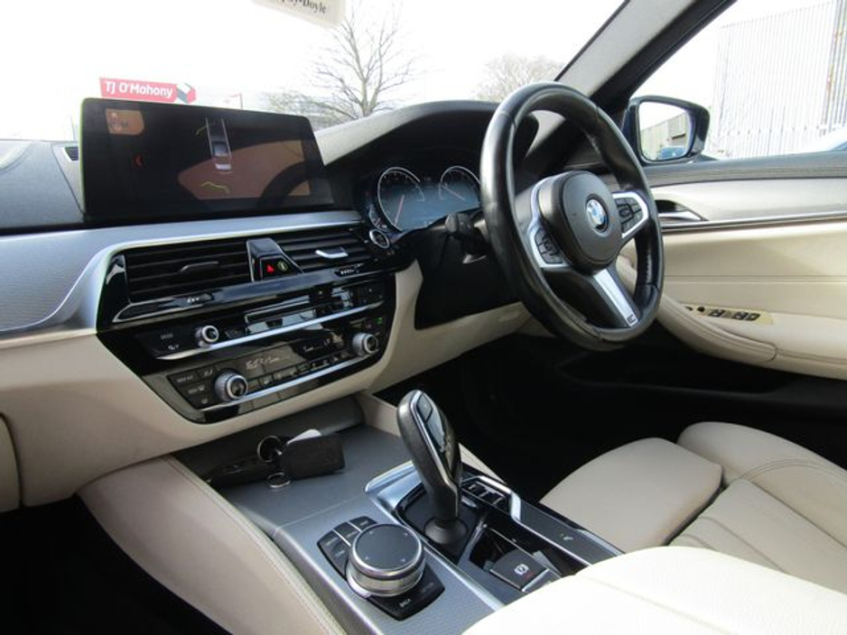 2018 BMW 5 Series - image 10