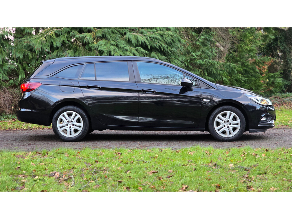 2018 Opel Astra - image 3