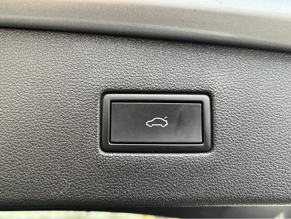 2023 Volkswagen Tiguan Allspace R-LINE 7 SEATER AUTOMATIC 2.0 TDI DIESEL //SAT NAV//ADAPTIVE CRUISE CONTROL//REVERSE CAMERA//HEATED SEATS AND STEERING WHEEL// €42,950