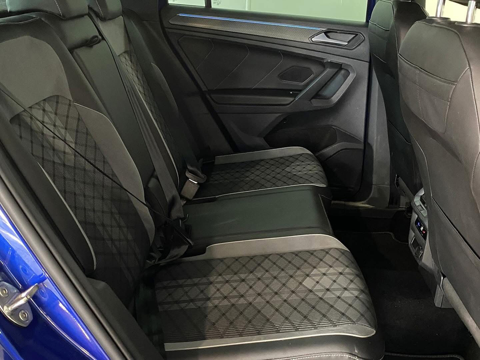 2023 Volkswagen Tiguan - image 2